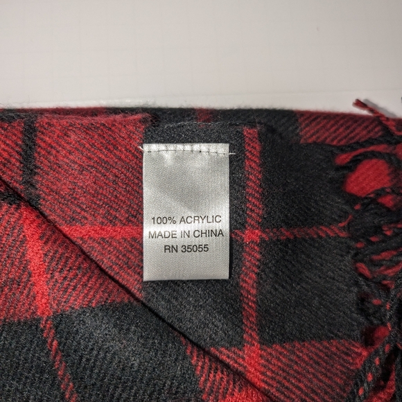 NWT Hildie & Jo Blanket Scarf, Red/Black Plaid - Picture 3 of 4
